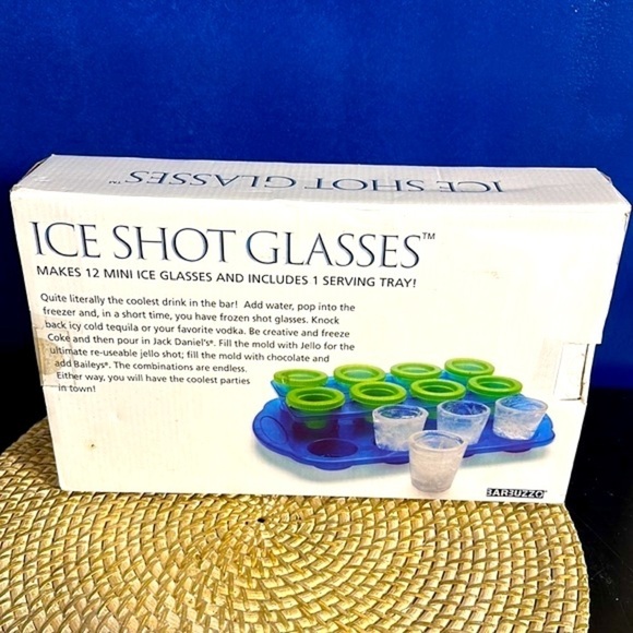 SHOT GLASS ICE MOLD WITH RE-USABLE PLASTIC SERVING TRAY - Picture 2 of 3